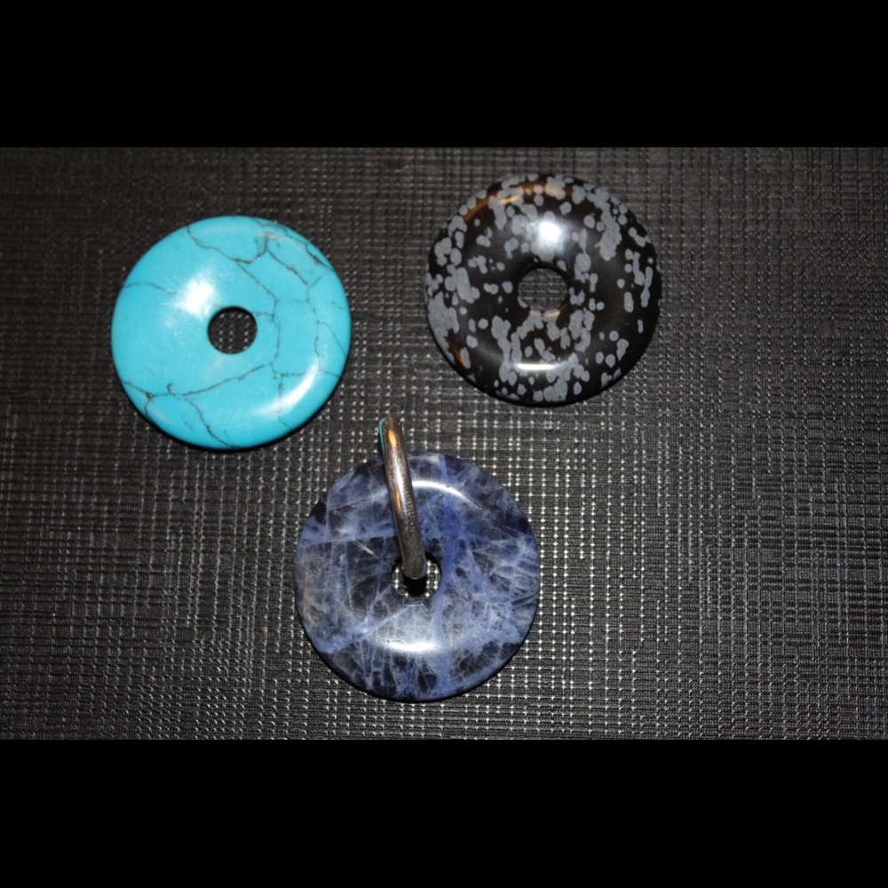 Stone changeable pendants